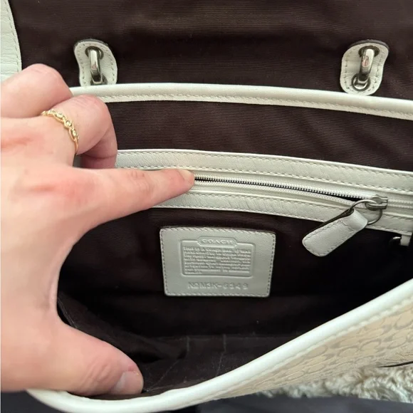 Coach Y2K Soho Handbag: Ivory Signature Jacquard - Picture 7 of 8
